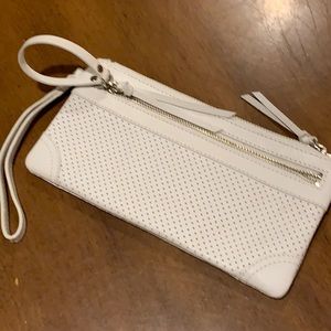 EUC Banana Republic white leather clutch wristlet strap 2 sections inside—clean!